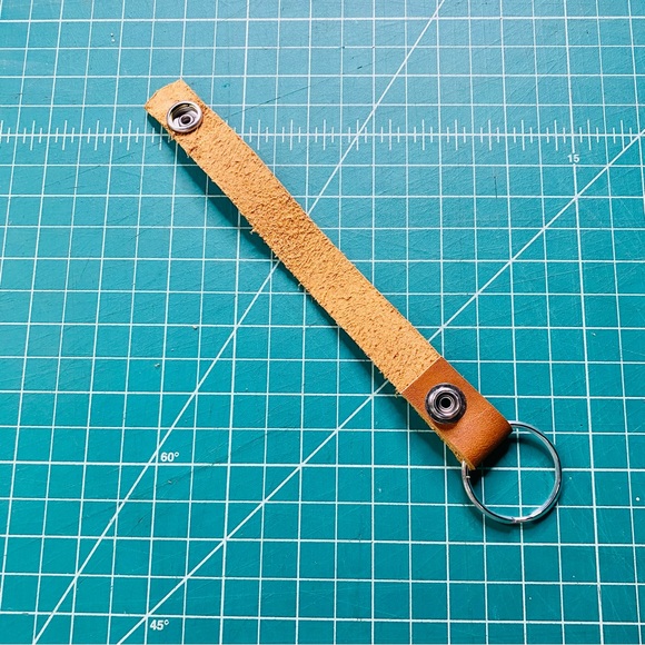 @(your customization) 4.5” leather loop keychain customized handcrafted - Picture 5 of 9